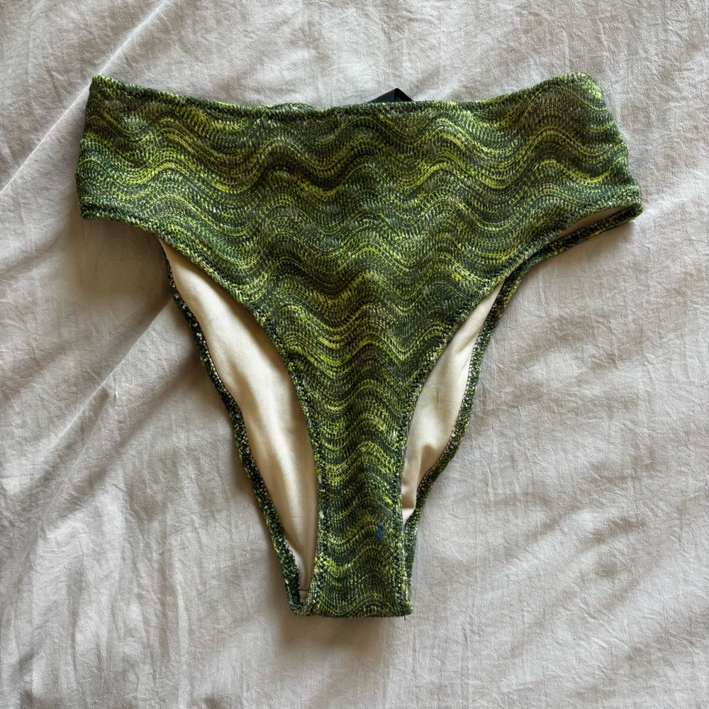 Bikini Bundle - Picture 4 of 10